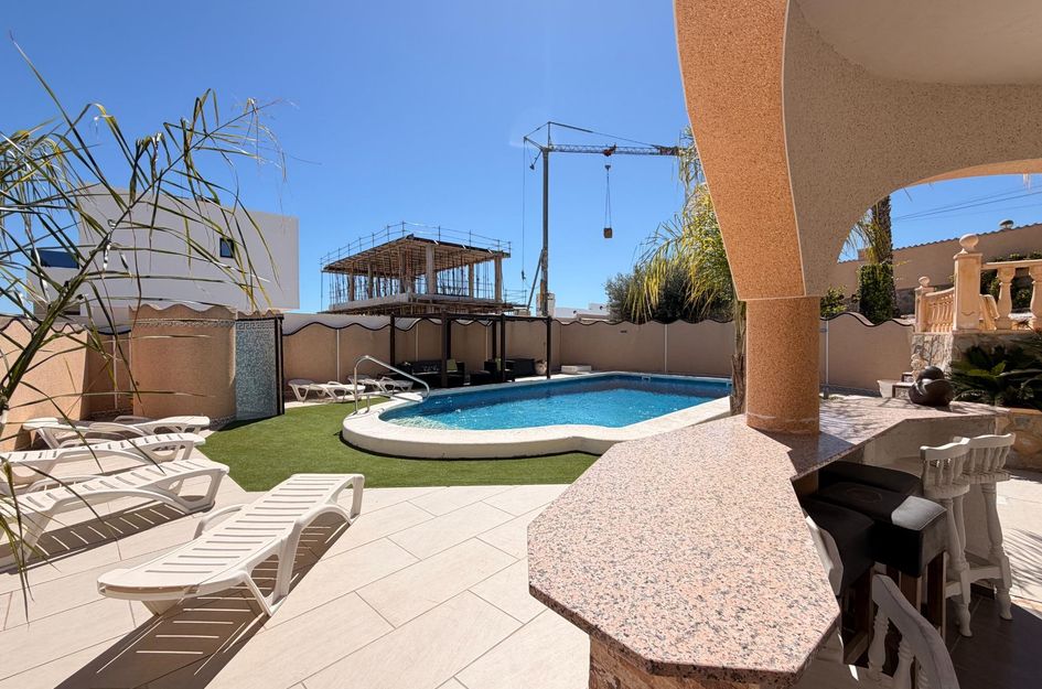 Villa in Quesada