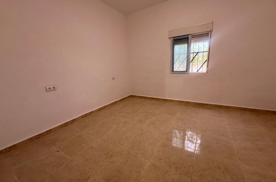Villa in Algueña