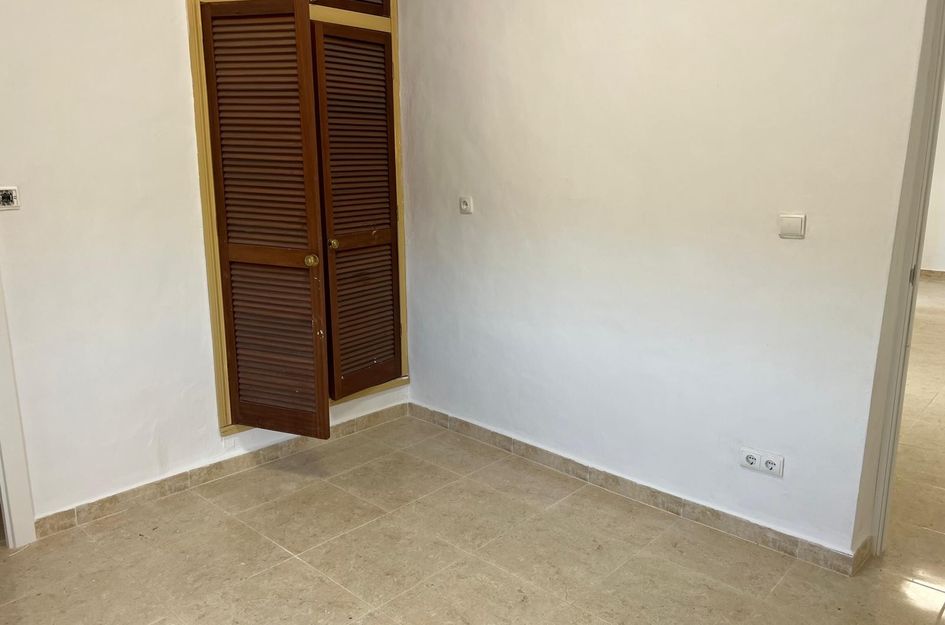 Villa in Algueña