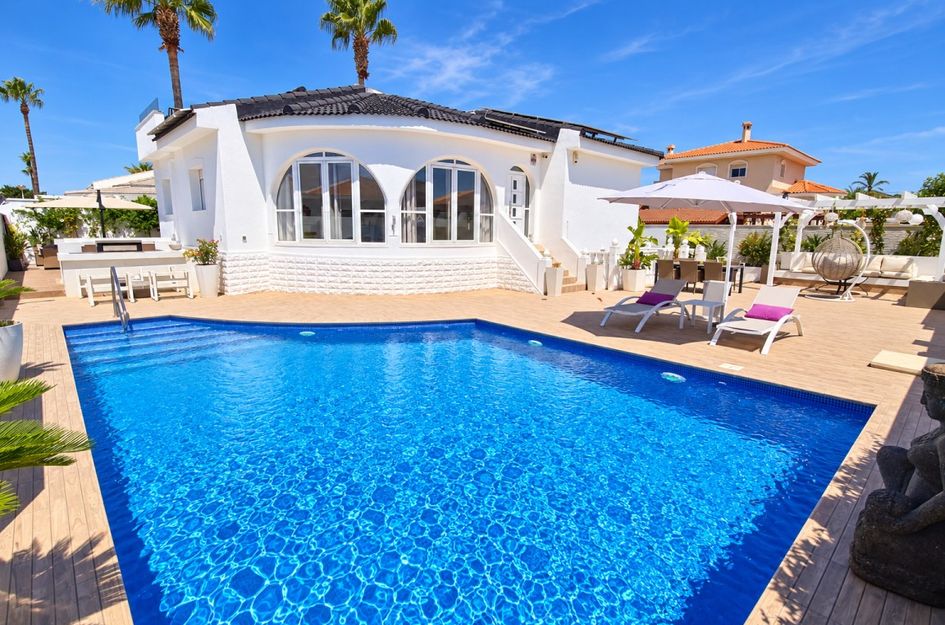 Villa in Montebello