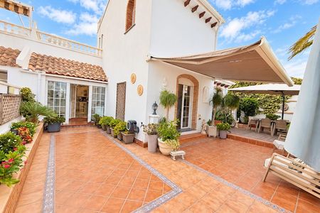 Villa in Los Dolses