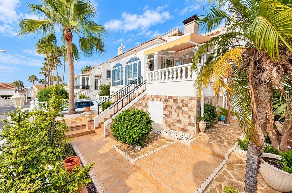 Villa in Los Dolses