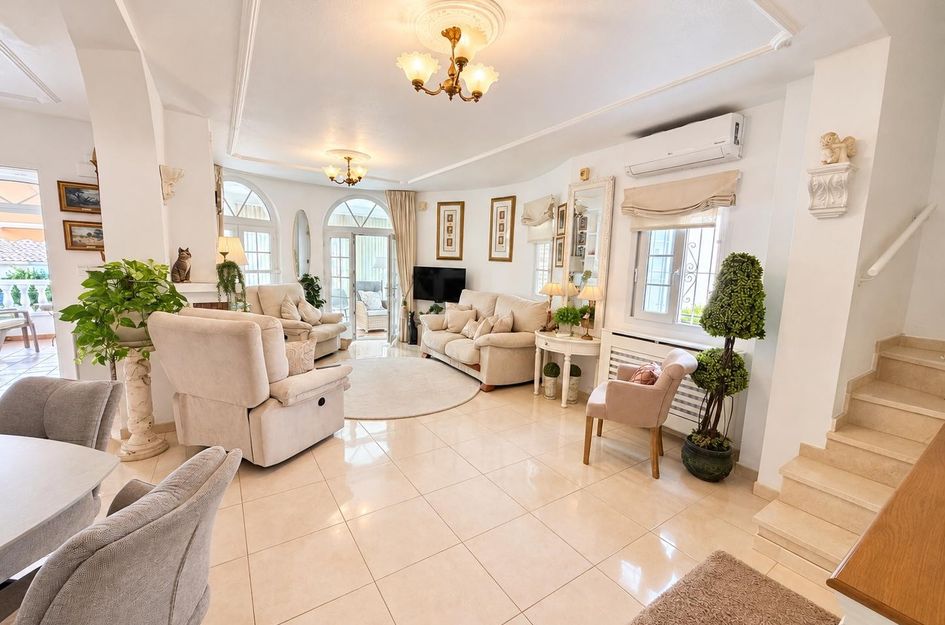 Villa in Los Dolses