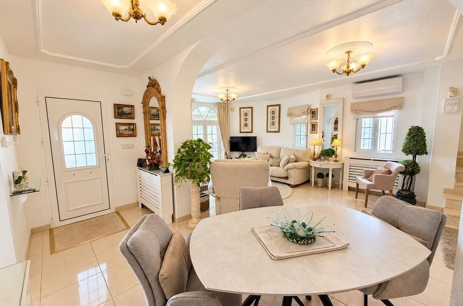 Villa in Los Dolses