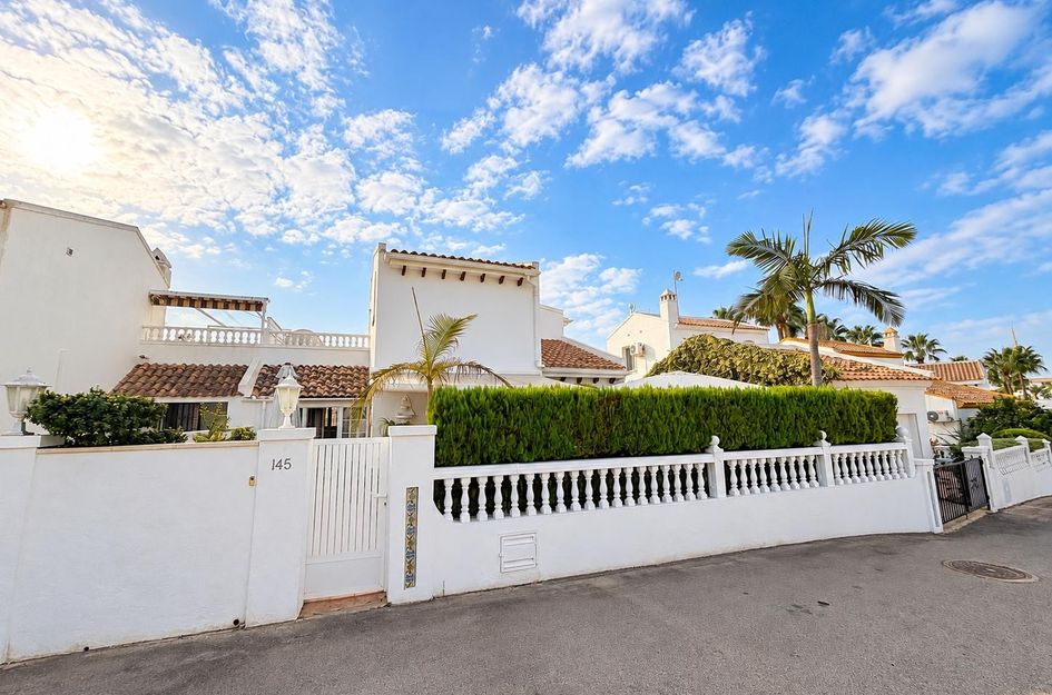 Villa in Los Dolses