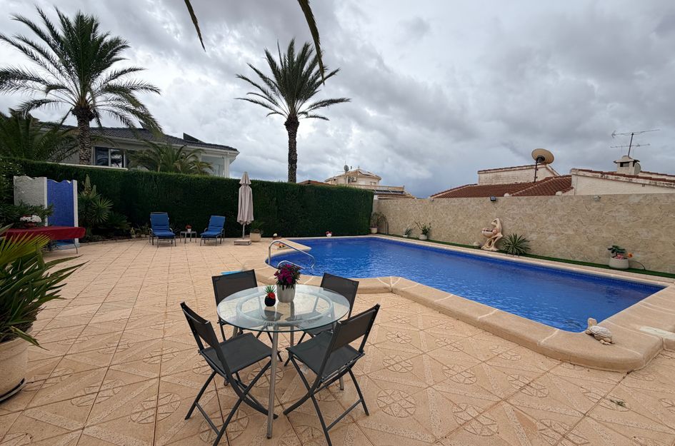 Villa in Quesada