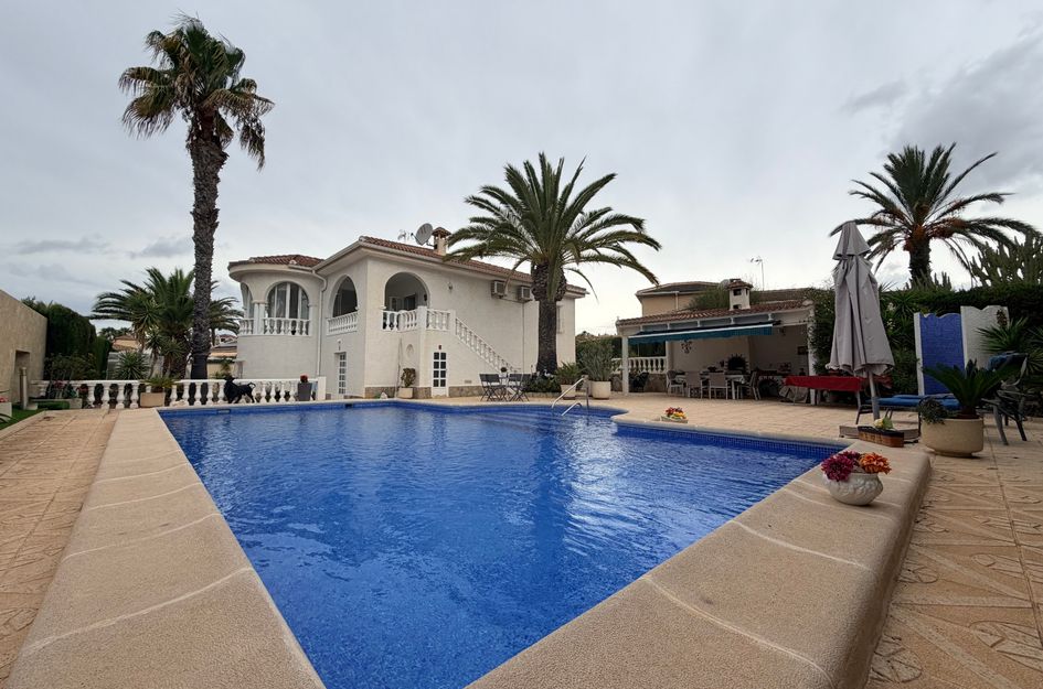 Villa in Quesada