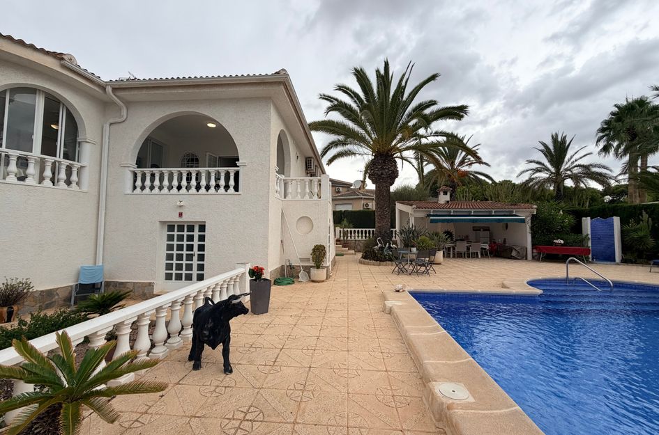 Villa in Quesada