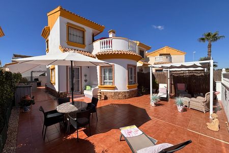Villa in El Raso