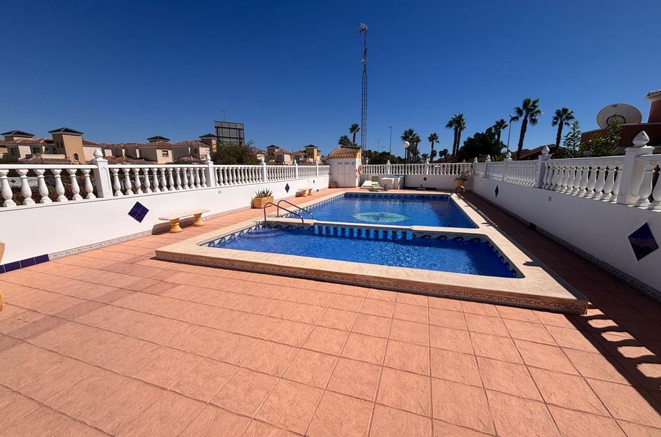 Villa in El Raso