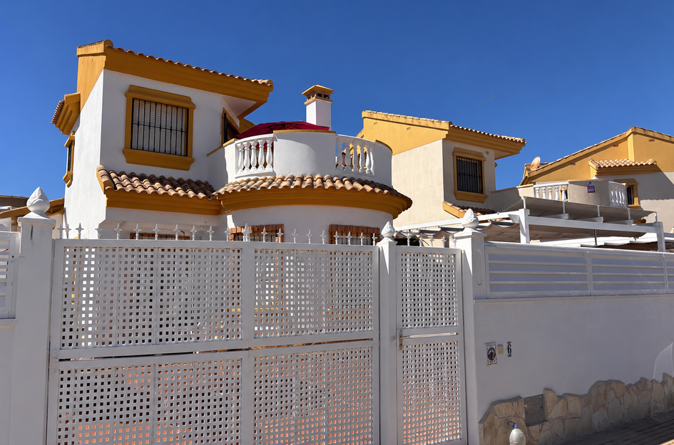 Villa in El Raso