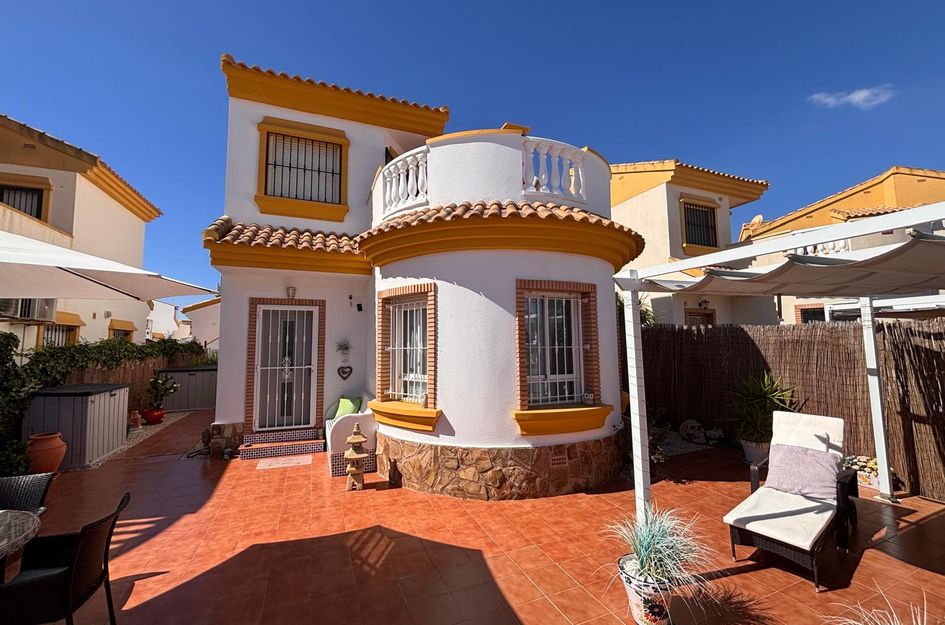 Villa in El Raso