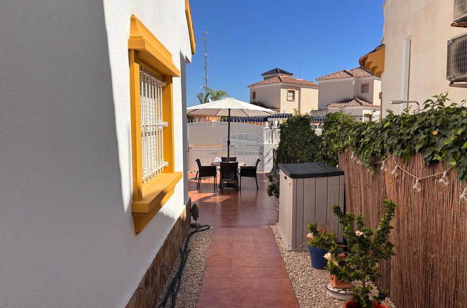 Villa in El Raso