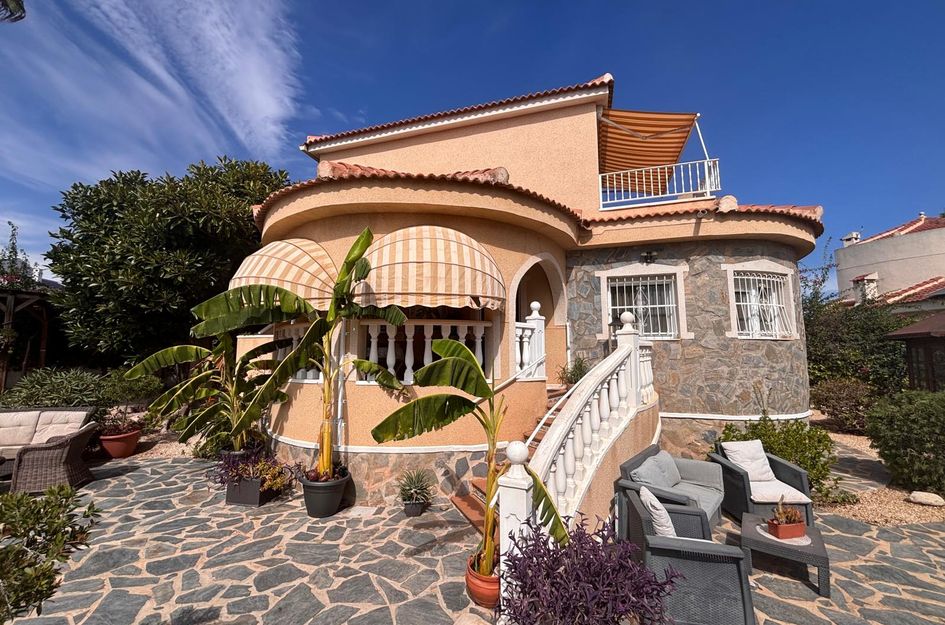 Villa in Quesada