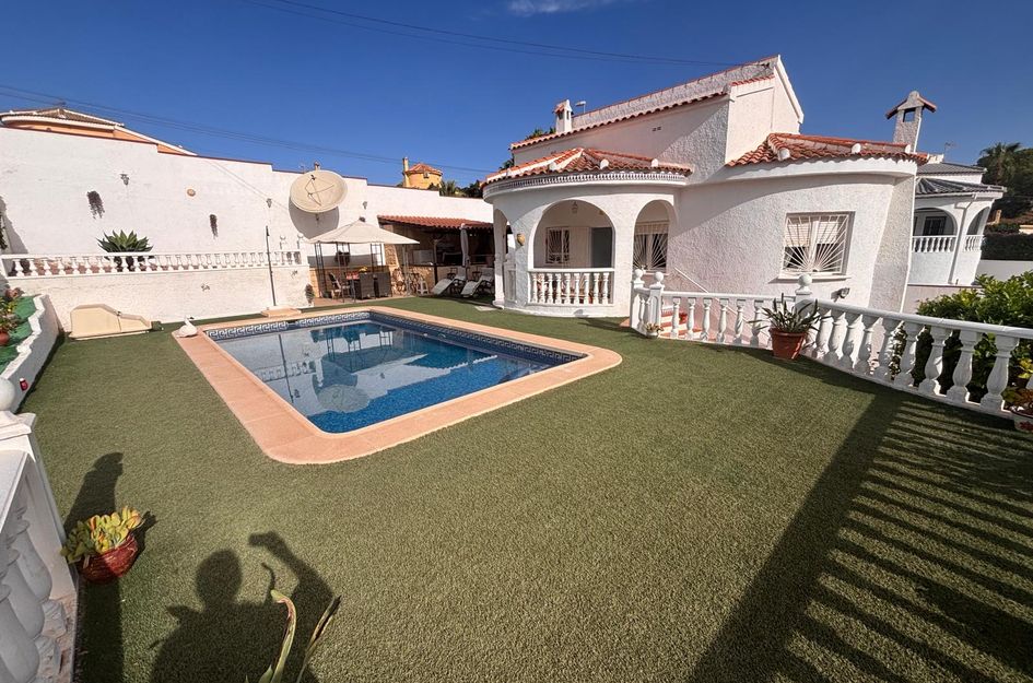 Villa in Quesada