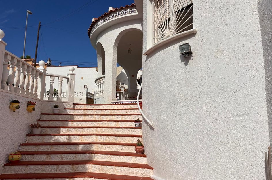 Villa in Quesada
