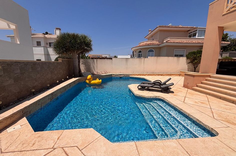 Villa in Quesada