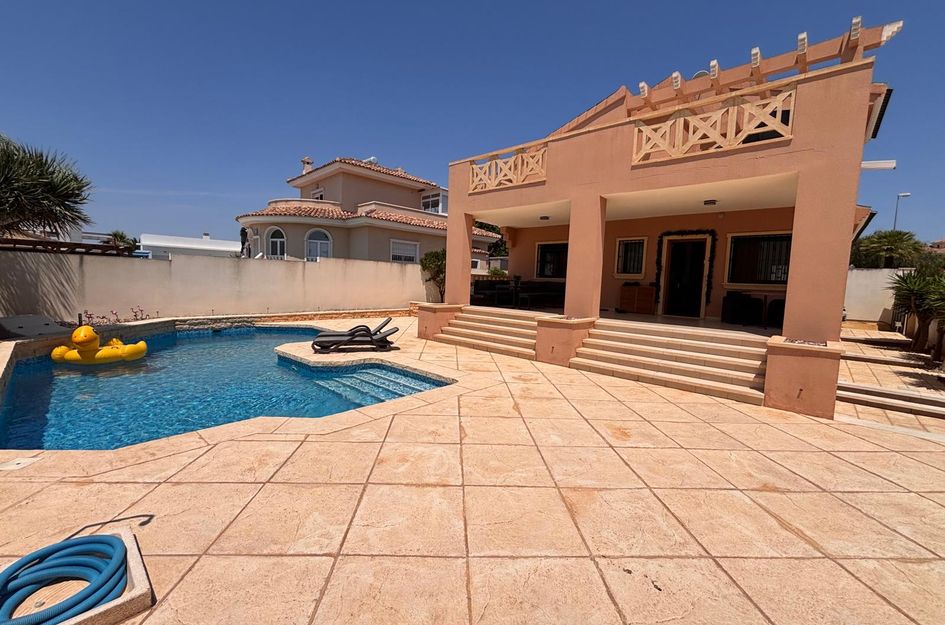 Villa in Quesada