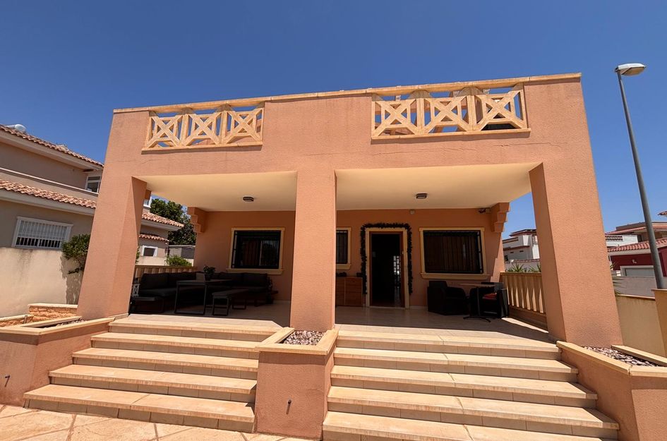 Villa in Quesada