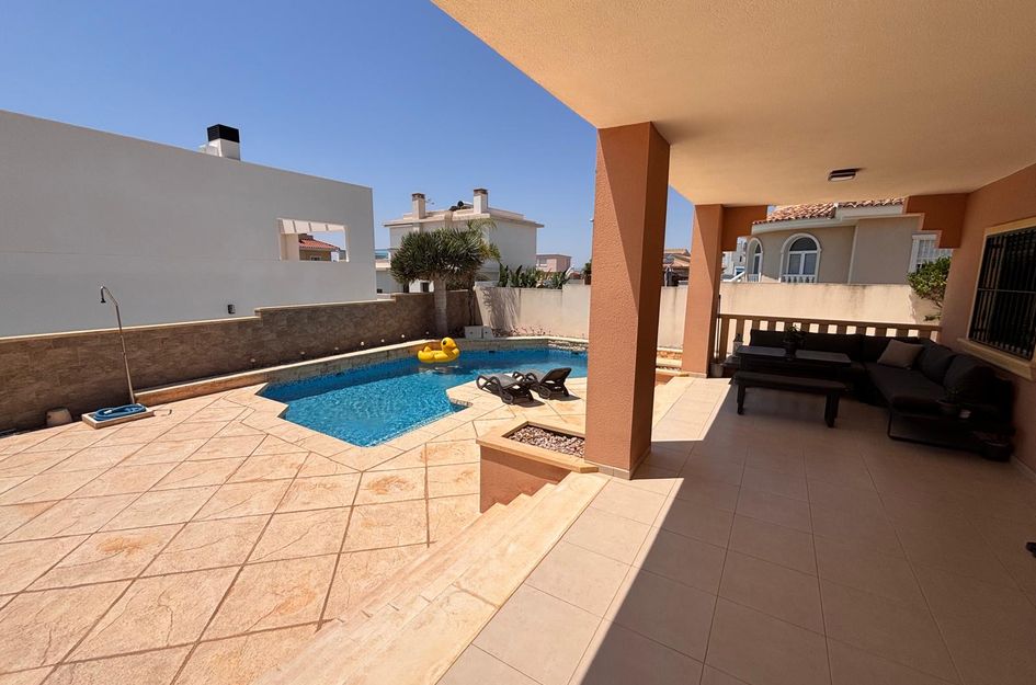 Villa in Quesada