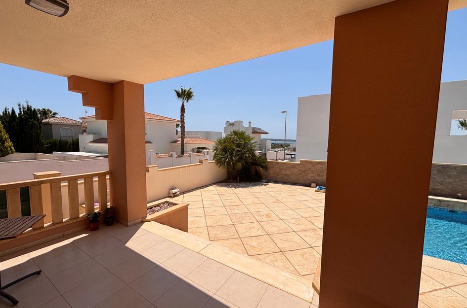 Villa in Quesada