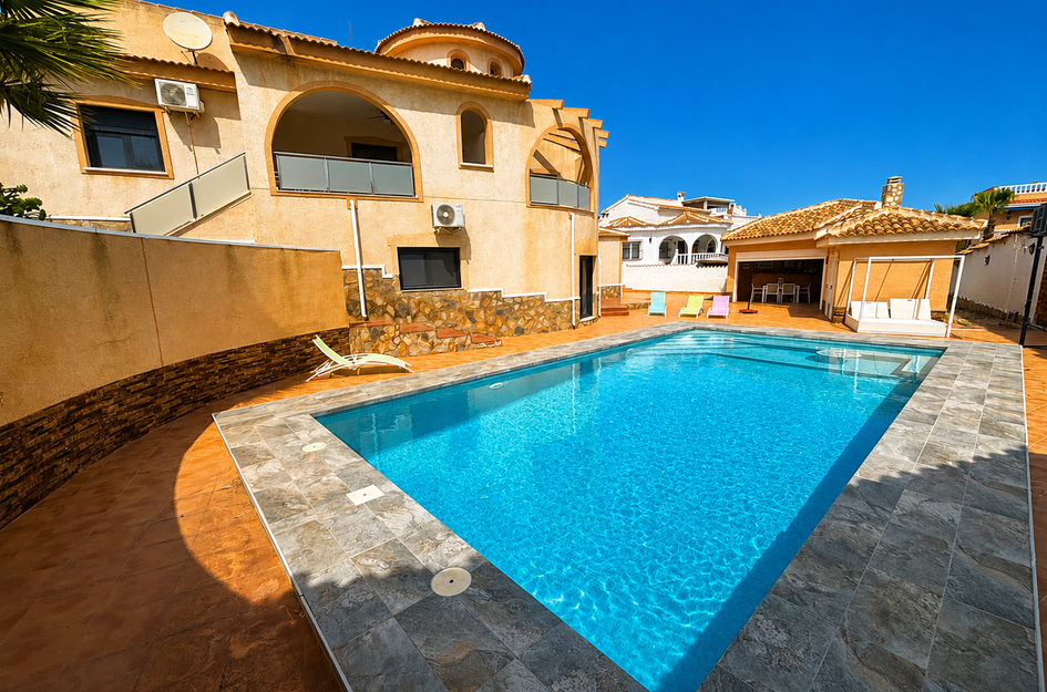 Villa in Quesada