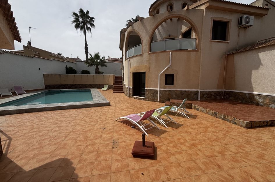 Villa in Quesada