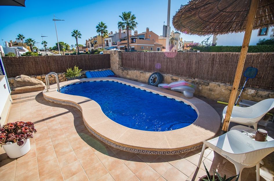 Villa in Algorfa