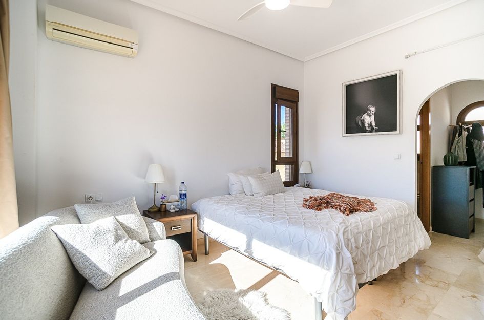 Villa in Algorfa