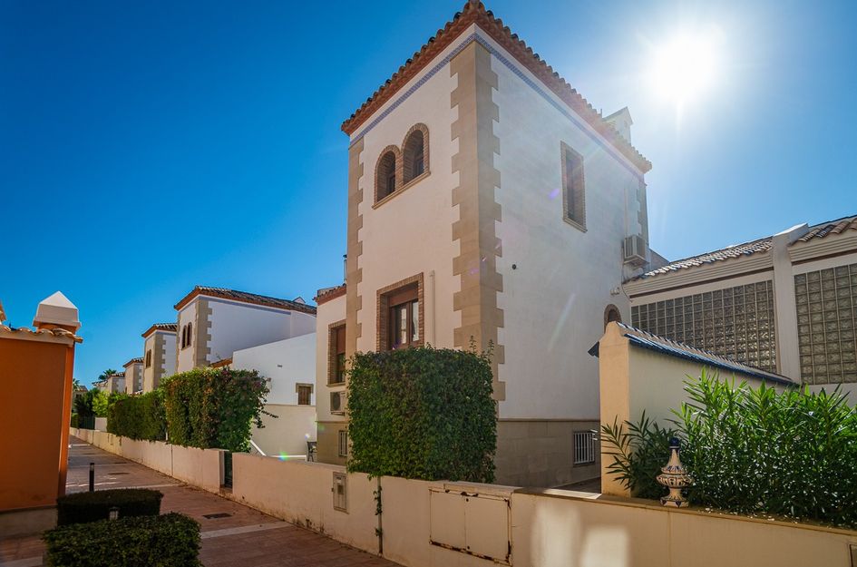 Villa in Algorfa