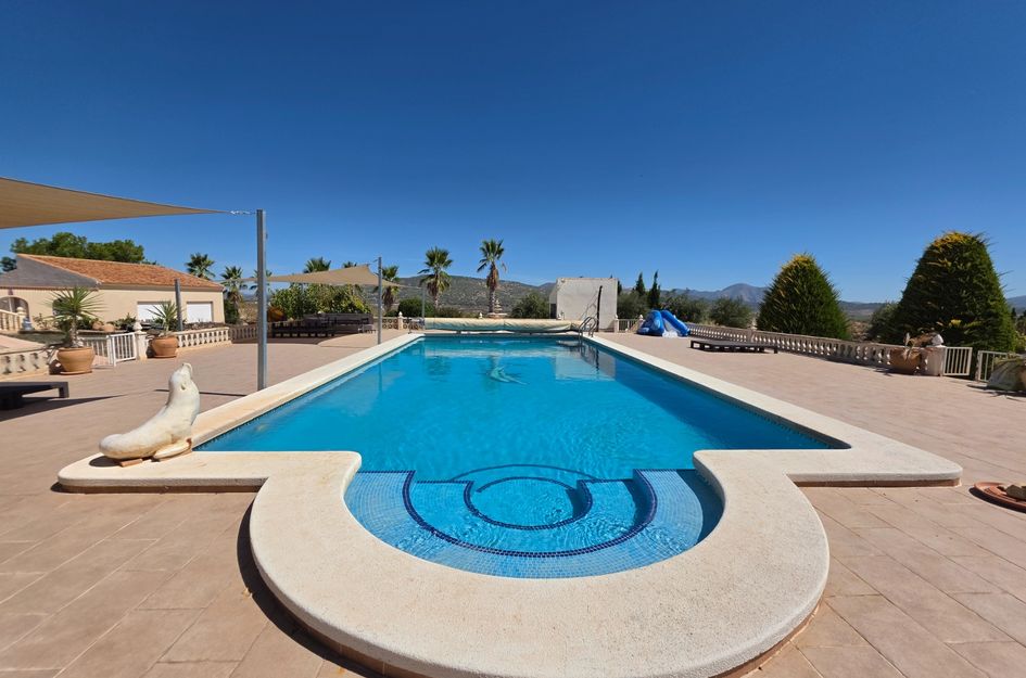 Villa in El Pinós