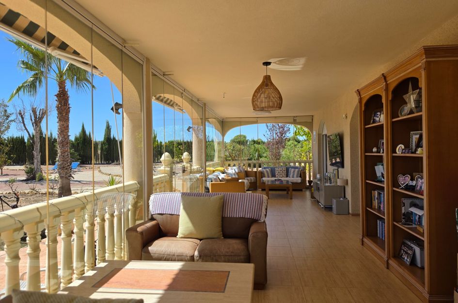 Villa in El Pinós