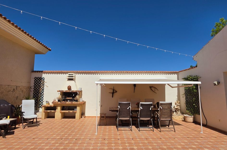 Villa in El Pinós