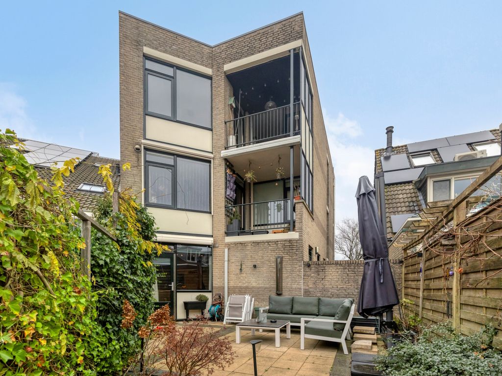 Theo Mann-Bouwmeesterstraat 82, Spijkenisse