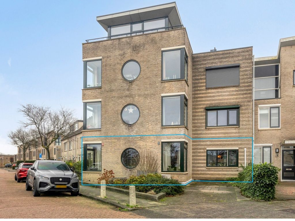 Theo Mann-Bouwmeesterstraat 82, Spijkenisse