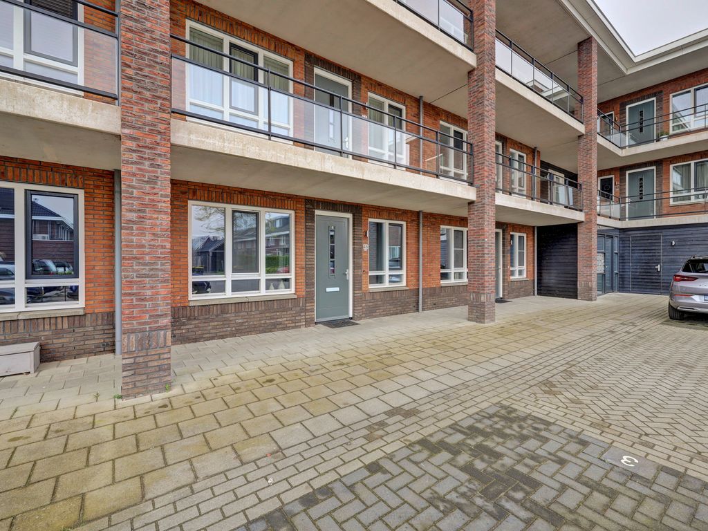 Perengaard 45, Nieuw-Beijerland