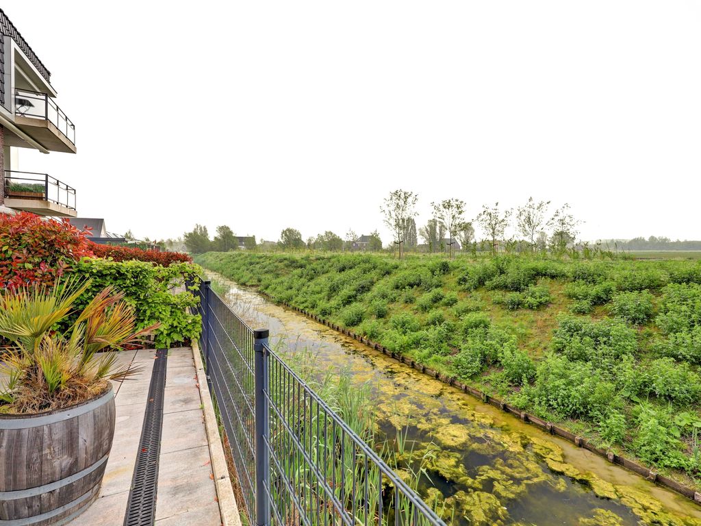 Perengaard 45, Nieuw-Beijerland