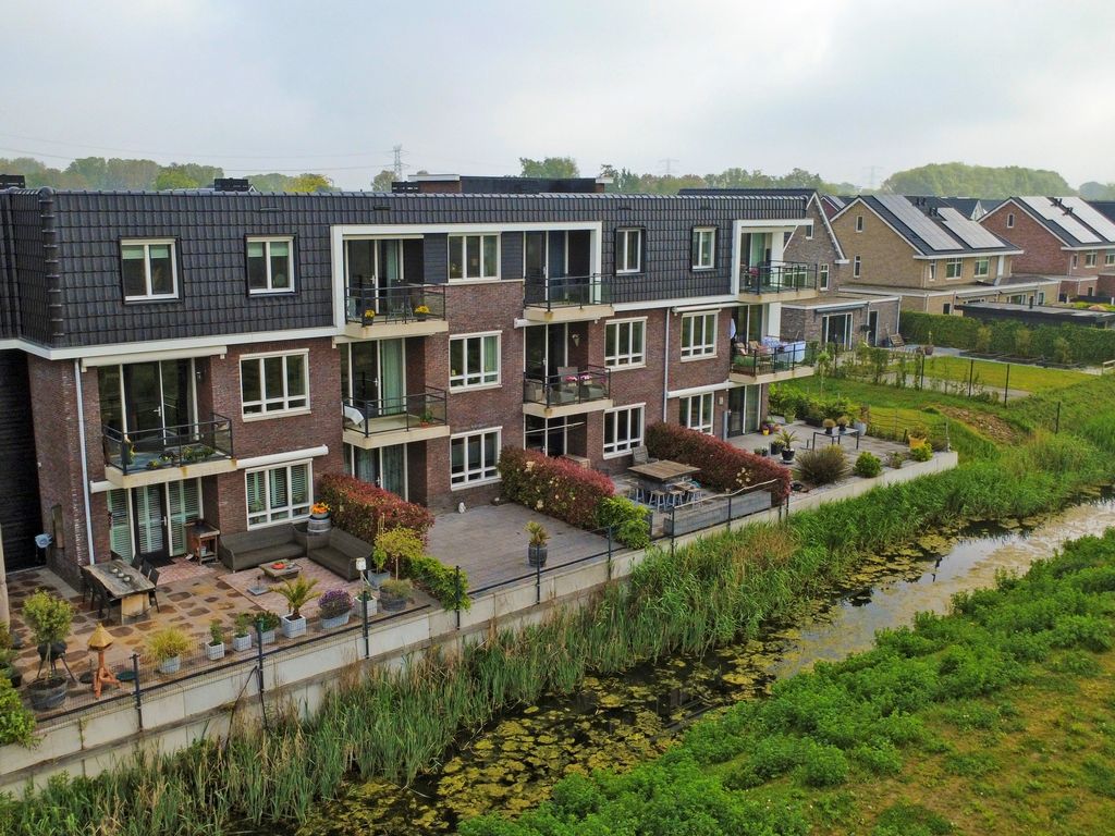 Perengaard 45, Nieuw-Beijerland