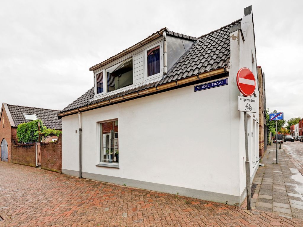 Nobelstraat 27, Oud-Beijerland