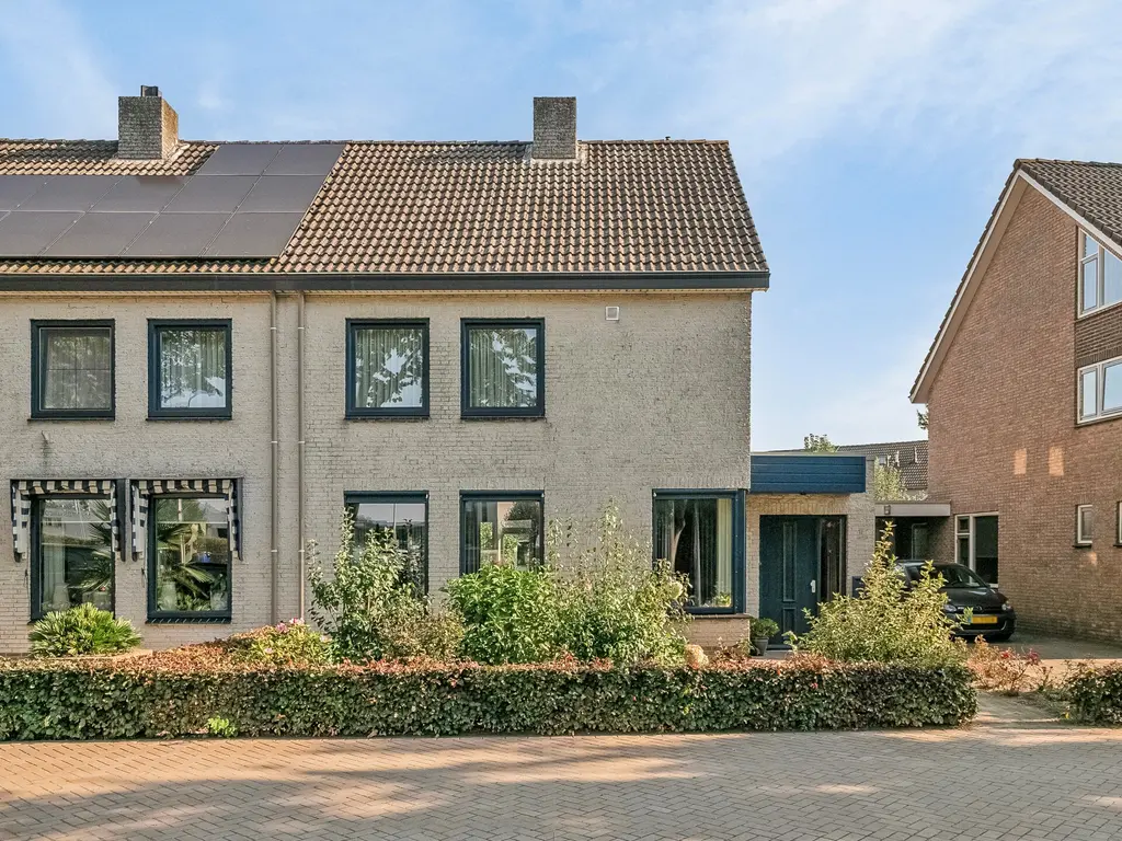 Leeuwerikstraat 12, Zundert