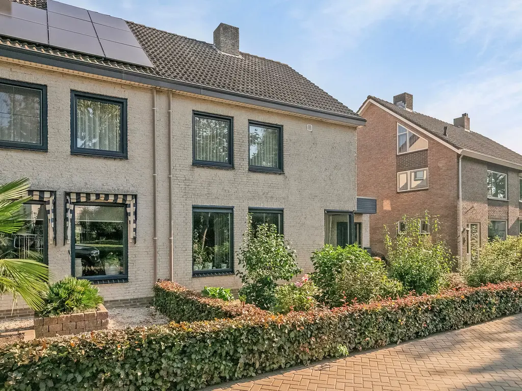 Leeuwerikstraat 12, Zundert