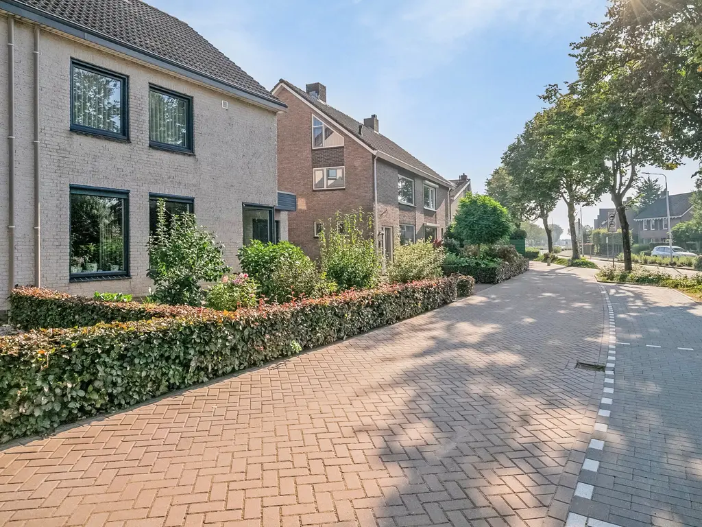 Leeuwerikstraat 12, Zundert