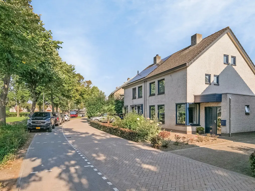 Leeuwerikstraat 12, Zundert