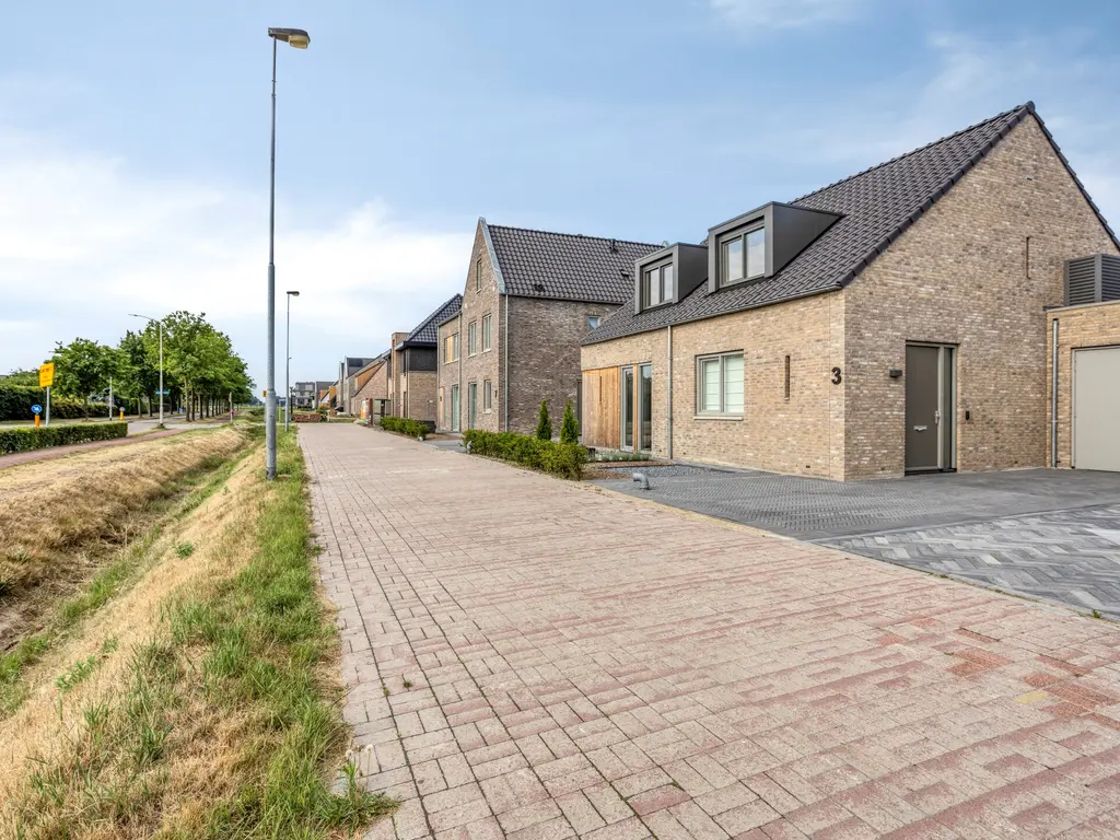 Houtwal 5, Hoeven