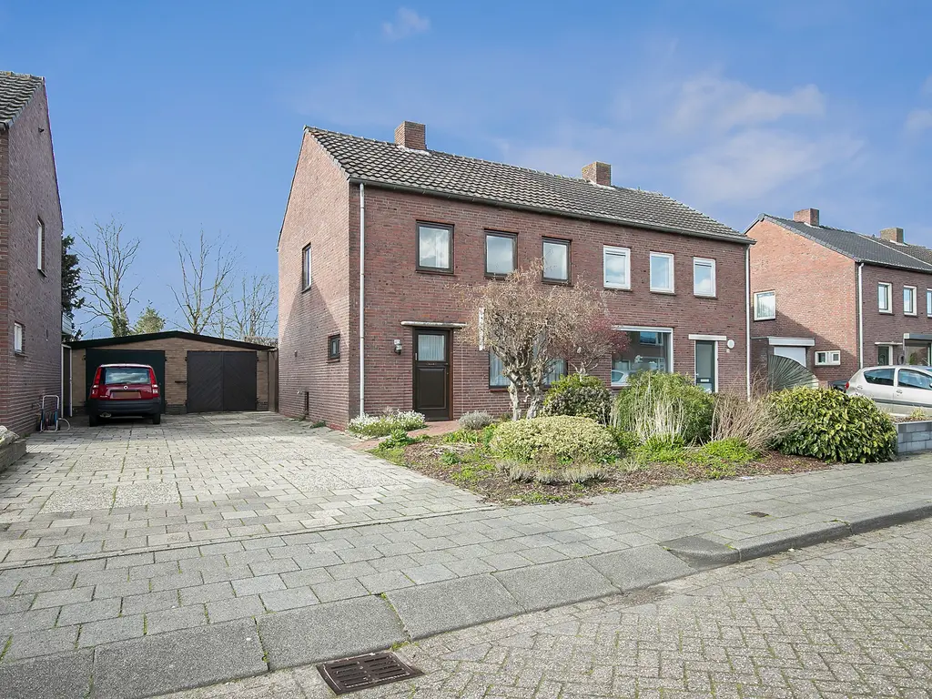 Dahliastraat 40, Wernhout