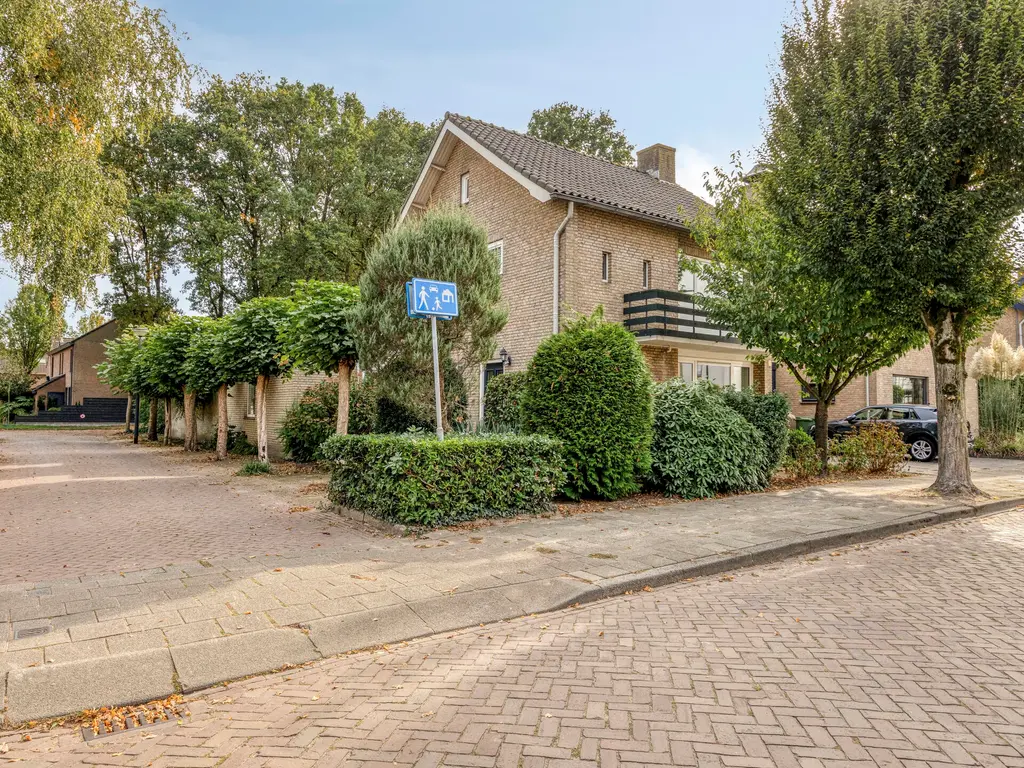 Beemd 12, Bavel