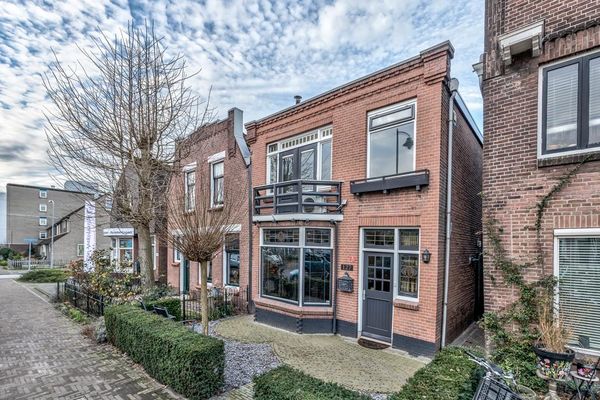 Burgemeester de Bruinelaan 127, ZWIJNDRECHT