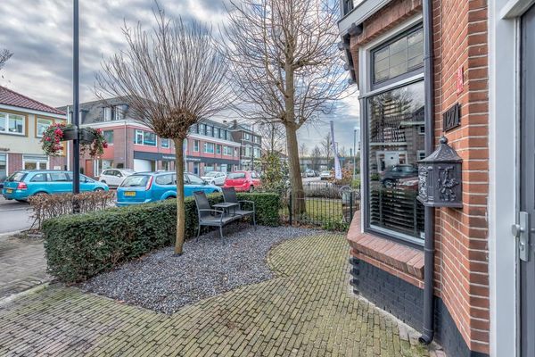 Burgemeester de Bruinelaan 127, ZWIJNDRECHT