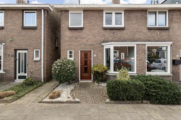 Prins Bernhardstraat 18, ZWIJNDRECHT