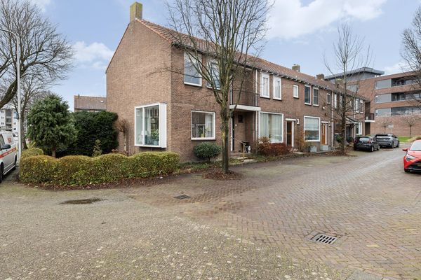 Stoop van Zwijndrechtstraat 16, ZWIJNDRECHT